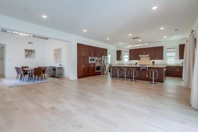 Detail Gallery Image 18 of 71 For 6222 Artisan Way, San Diego,  CA 92130 - 5 Beds | 5 Baths