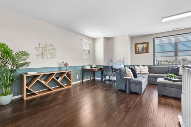 Detail Gallery Image 5 of 34 For 1310 Santa Liza Ave #8,  Chula Vista,  CA 91913 - 4 Beds | 4 Baths