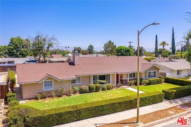 22233 Vanowen Street Canoga Park (los Angeles) CA 91303 | Sold