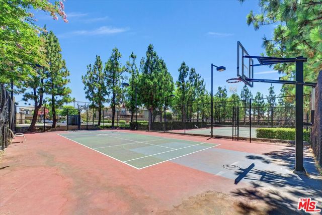 5611 Scharf Avenue, Fontana CA: https://media.crmls.org/mediaz/66cd9e01-e972-46e7-8e74-fe427a5f3c8b.jpg