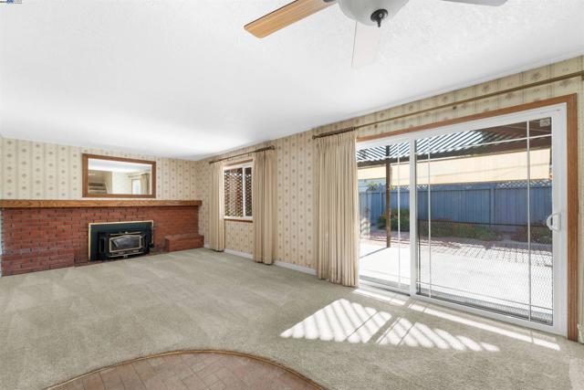 42747 Wixon Dr, Fremont CA: https://media.crmls.org/mediaz/66ce1a97-b68c-4534-b8b3-1d17189d006e.jpg