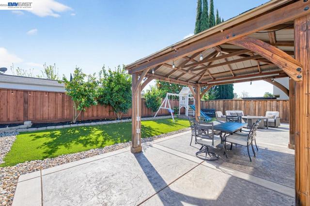 907 Hazel St, Livermore CA: https://media.crmls.org/mediaz/66ced751-b02c-40f3-9b45-b46dbb1f4f8f.jpg