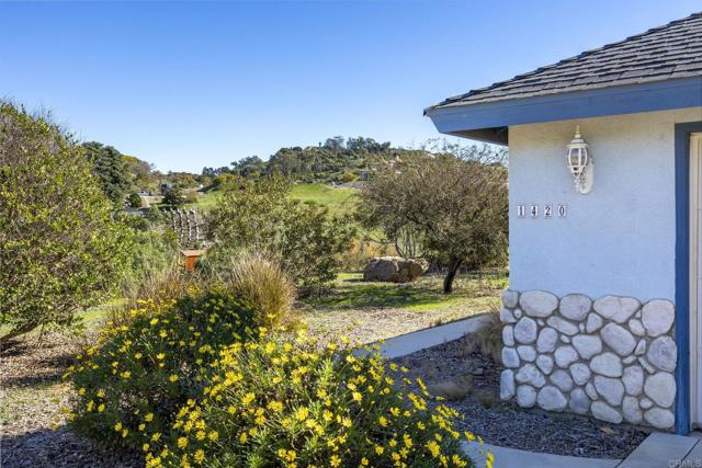 Detail Gallery Image 6 of 53 For 1420 Wilshire Rd, Fallbrook,  CA 92028 - 3 Beds | 2/1 Baths