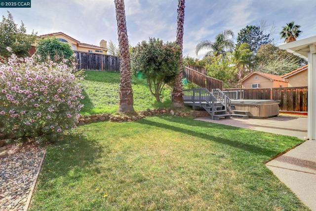 1728 Peachwillow St, Pittsburg CA: https://media.crmls.org/mediaz/66cf9885-e6f5-48d8-8609-08ed5fd6291e.jpg