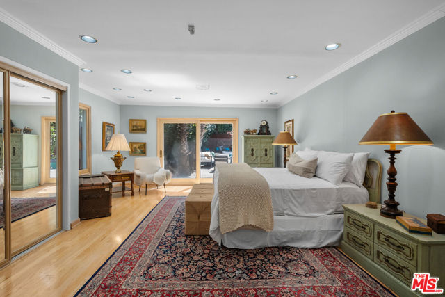 2103 N Hobart Boulevard, Los Angeles CA: https://media.crmls.org/mediaz/66cfa9af-8060-4cdf-b3b3-ac20240c8324.jpg