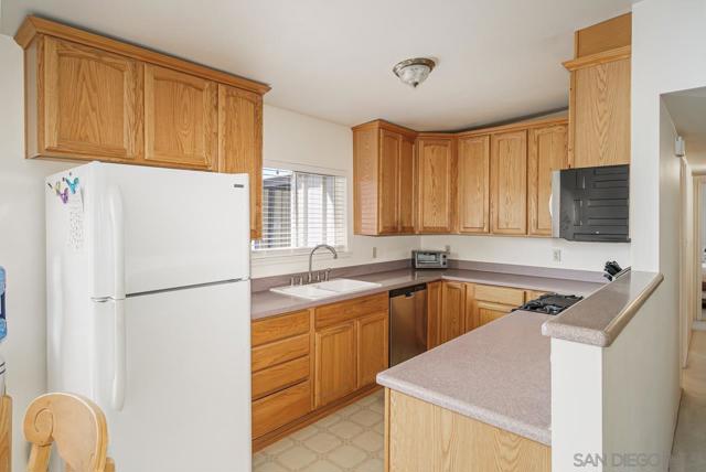 5393 Mary Fellows Avenue, La Mesa CA: https://media.crmls.org/mediaz/66cffdb8-5fd0-4cda-bc43-c2e4ca3d8552.jpg