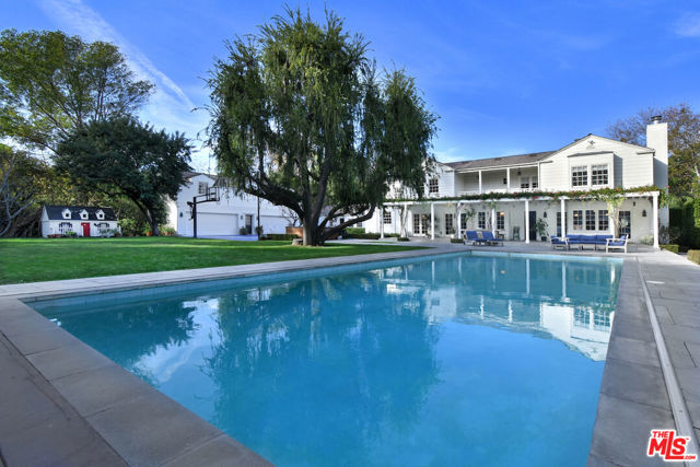 4444 Libbit Avenue, Encino CA: https://media.crmls.org/mediaz/66cfff54-4a62-4526-be8f-7e9865e358c5.jpg