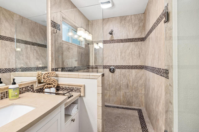 1289 E Caleta Way, Palm Springs CA: https://media.crmls.org/mediaz/66d048fe-5b51-4a8e-8e8a-8d474846ec70.jpg