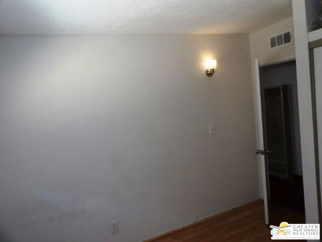 15875 N Crystal Springs Drive, Palm Springs CA: https://media.crmls.org/mediaz/66d17cc9-5774-49e3-9265-40c15a497fd2.jpg