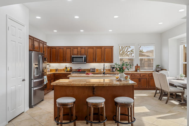 60612 Lace Leaf Court, La Quinta CA: https://media.crmls.org/mediaz/66d1b848-9498-4248-bbc7-cb412609e1db.jpg
