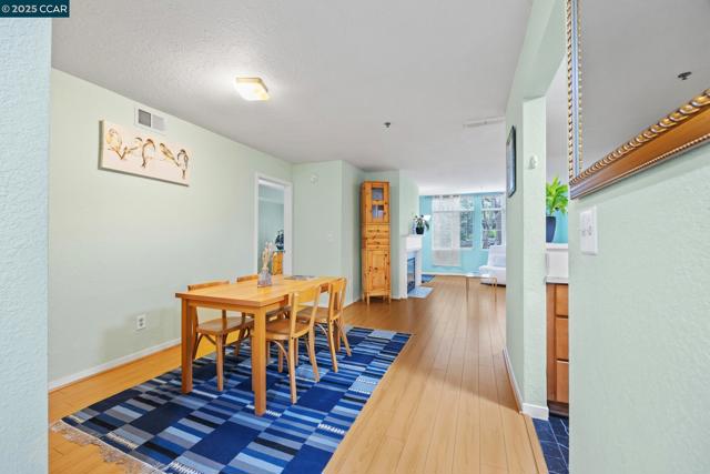 535 Pierce St, Albany CA: https://media.crmls.org/mediaz/66d20e8f-cc1a-446a-8684-a212b5d0409c.jpg