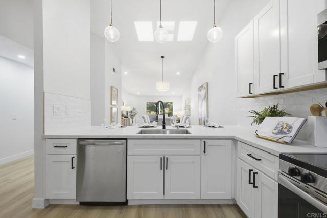 Detail Gallery Image 3 of 51 For 18023 Avenida Alozdra, Rancho Bernardo (San Diego),  CA 92128 - 2 Beds | 2 Baths