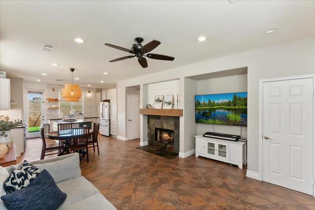 06-Living Room