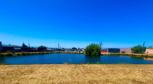 2301 Central Park Drive, Campbell CA: https://media.crmls.org/mediaz/66d360ad-2785-480d-a99a-4e6ffb1aab9a.jpg