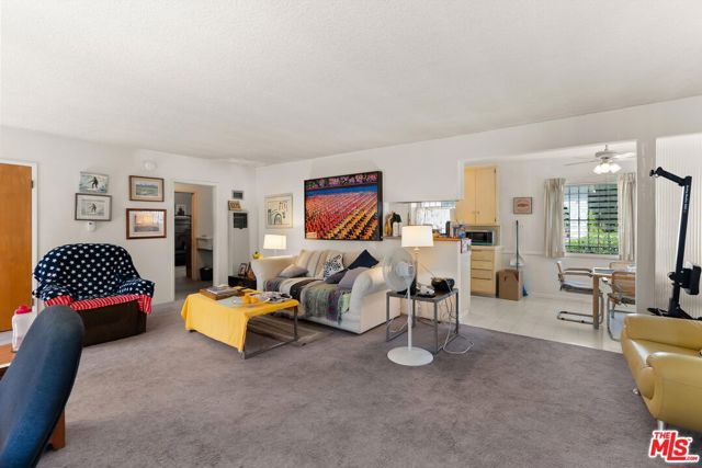 1825 Purdue Avenue, Los Angeles CA: https://media.crmls.org/mediaz/66d3a66c-7366-4aa8-b641-69c5a6038527.jpg