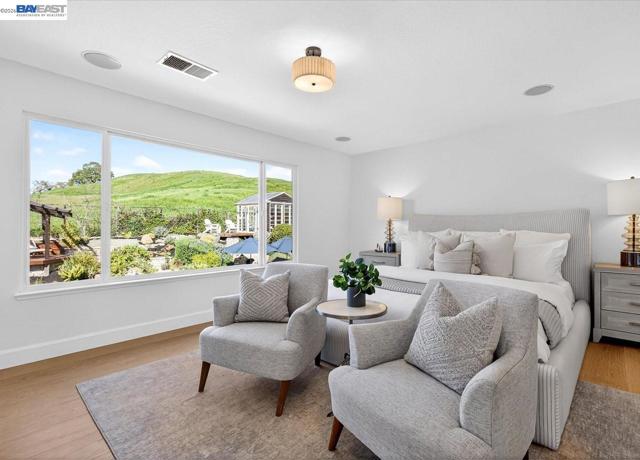 Image 19 of 60 For 976 Richard Ln