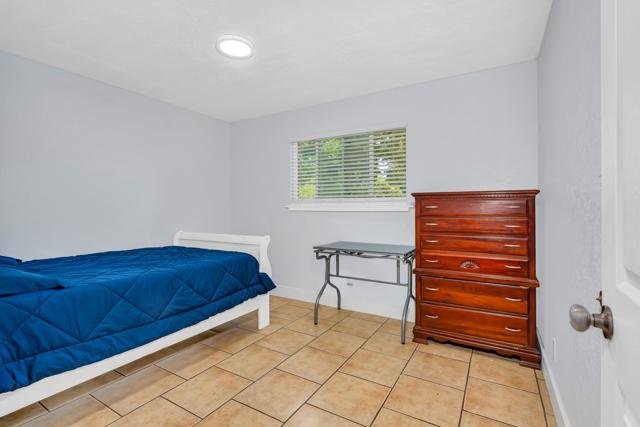 1005 W 8th Street, Merced CA: https://media.crmls.org/mediaz/66d3e813-3e64-4cf0-8bc9-57134b4ee2c2.jpg