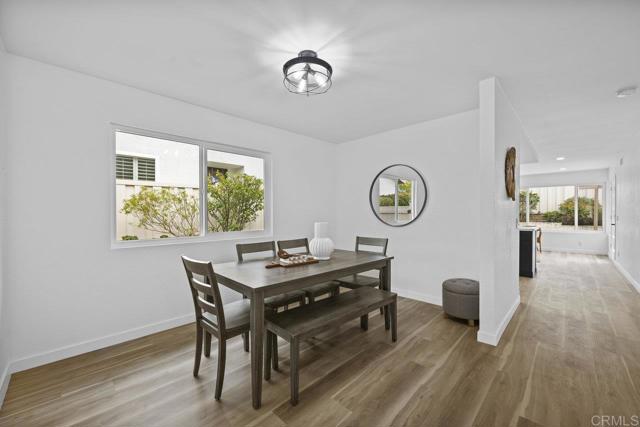Detail Gallery Image 5 of 26 For 4253 Shadow Ln, Oceanside,  CA 92056 - 2 Beds | 2 Baths