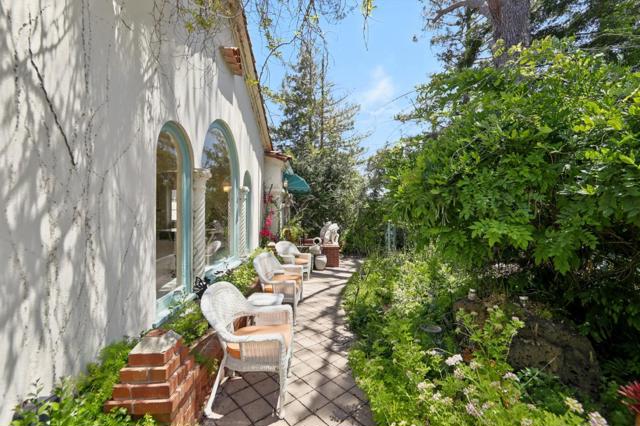 18211 Saratoga Los Gatos Road, Monte Sereno CA: https://media.crmls.org/mediaz/66d47b24-fb0a-4162-8680-6daa52f42cdb.jpg