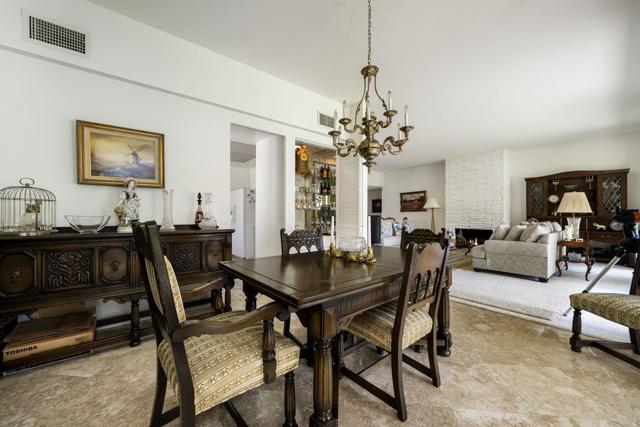 2515 E Jacaranda Road, Palm Springs CA: https://media.crmls.org/mediaz/66d48170-b55f-44c3-91fb-468c04096923.jpg