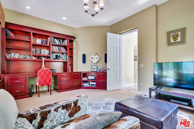 2882 Rainfield Avenue, Westlake Village CA: https://media.crmls.org/mediaz/66d48a4d-0e16-4074-a64f-01380fdedde9.jpg