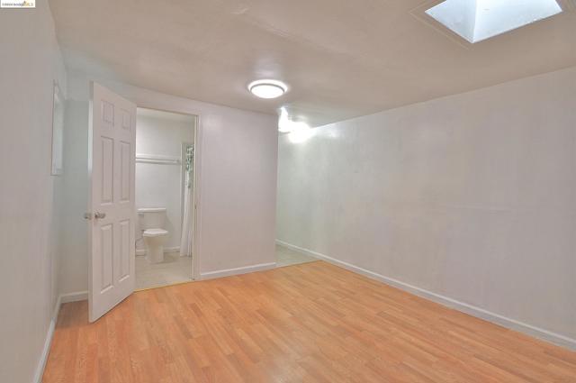 Image 21 of 27 For 3521 Midvale Ave