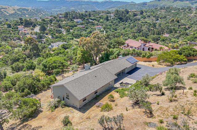 24935 Corte Poco, Salinas CA: https://media.crmls.org/mediaz/66d4c156-16db-4998-bef3-2620886d3a78.jpg
