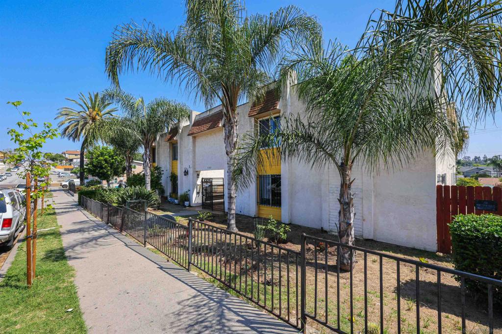4161 Winona Ave - photo 15