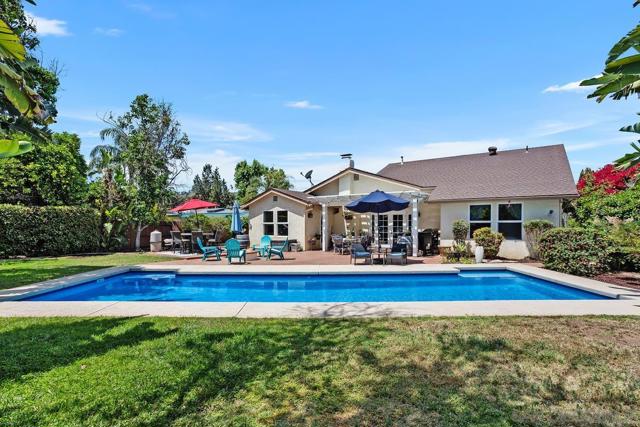 14643 Evening Star Dr, Poway CA: https://media.crmls.org/mediaz/66d4f8cf-616d-47ae-b84d-ef94a4b281bc.jpg