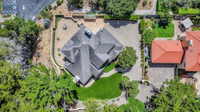 471 El Dorado Street, Monterey CA: https://media.crmls.org/mediaz/66d552a3-e110-4c37-9c4a-be389d0cf48a.jpg