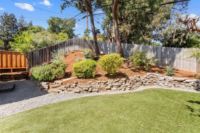 1320 Hull Drive, San Carlos CA: https://media.crmls.org/mediaz/66d5ab5b-95f9-4925-86b8-089d59c8ac68.jpg