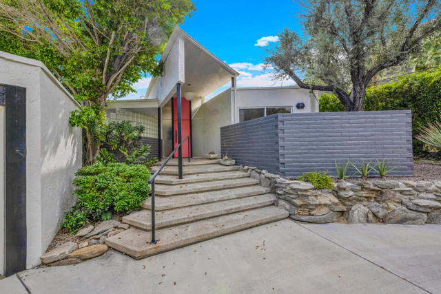 345 W Crestview Drive, Palm Springs, CA 92264