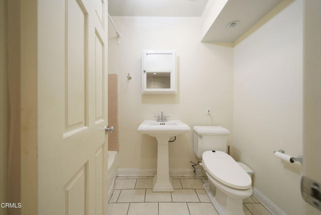 Image 29 of 46 For 4711 Briggs Avenue