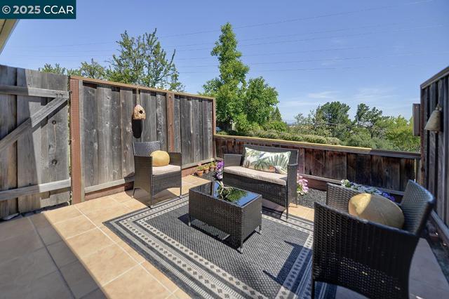 2101 PTARMIGAN DR, Walnut Creek CA: https://media.crmls.org/mediaz/66d6d649-8dde-4c0b-bfb5-5e13c24eef88.jpg