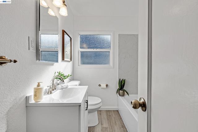 Image 27 of 30 For 2226 Vegas Ave