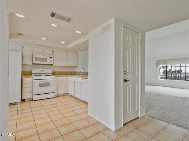 612 Island View Circle, Port Hueneme CA: https://media.crmls.org/mediaz/66d7eed7-03ad-485e-b4ea-65740522142e.jpg