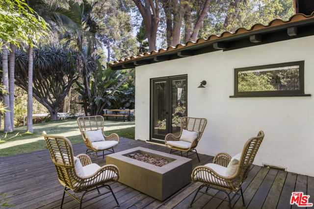 2936 La Castana Drive, Los Angeles CA: https://media.crmls.org/mediaz/66d80d28-74f0-498e-ad3f-08785447d3ec.jpg