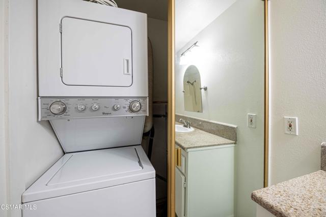 460 Arbor Lane Court, Thousand Oaks CA: https://media.crmls.org/mediaz/66d85083-6975-468b-ac67-7adbd00c98d3.jpg