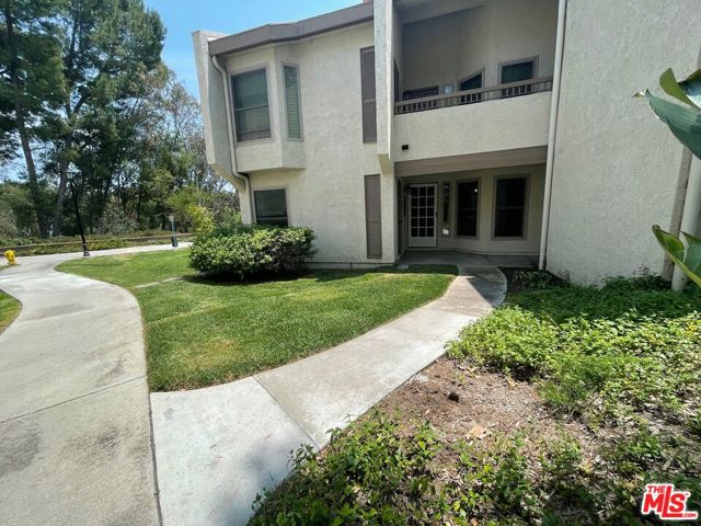 23502 Coso, Mission Viejo CA: https://media.crmls.org/mediaz/66d97c2e-6562-49b0-9abc-47d6192c8d98.jpg