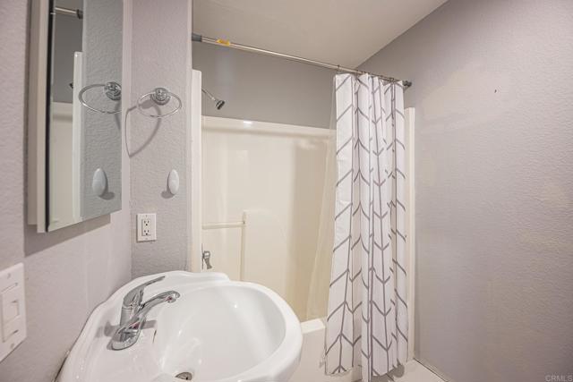 11112 Calgary Way, Valley Center CA: https://media.crmls.org/mediaz/66d9ee75-84f7-44c9-9f62-20cb6cede96a.jpg