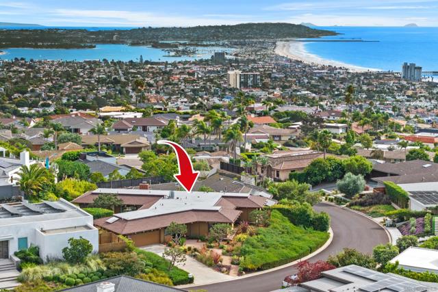 1553 Copa de Oro, La Jolla CA: https://media.crmls.org/mediaz/66da16fc-088b-49f8-8719-25cbeabc3873.jpg