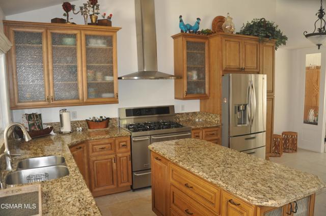 1064 Finrod Court, Westlake Village CA: https://media.crmls.org/mediaz/66dad088-4261-4707-87eb-bd24dfce0631.jpg