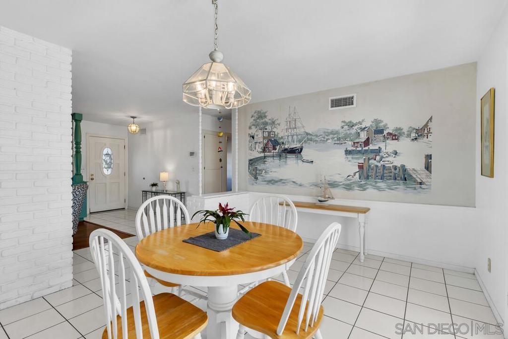 MLS #250043662SD image #10