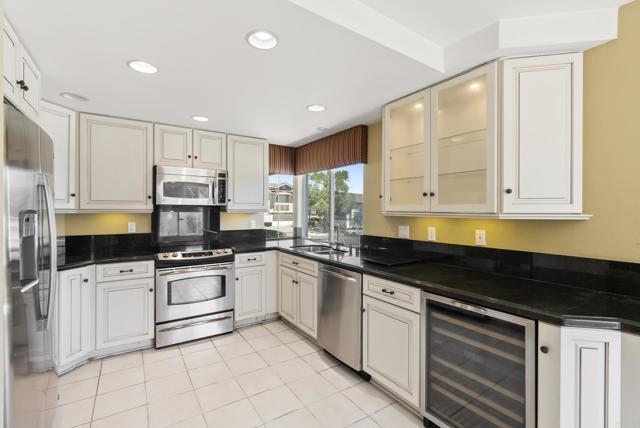 Detail Gallery Image 10 of 28 For 8095 Mission Vista Dr, Del Cerro,  CA 92120 - 3 Beds | 2/1 Baths