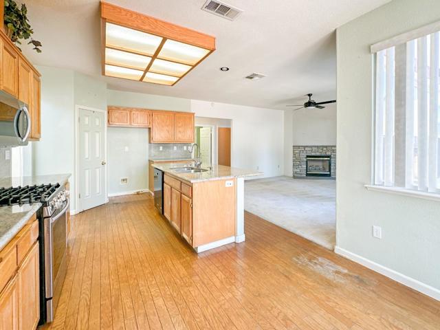 4305 Calsite Court, Antioch CA: https://media.crmls.org/mediaz/66db6ca7-5cb0-4f42-a7c0-058f7a00aee1.jpg