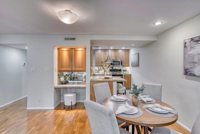 320 Palo Alto Avenue, Palo Alto CA: https://media.crmls.org/mediaz/66dbbae1-7311-47b6-a27c-ff4328a1fbc8.jpg