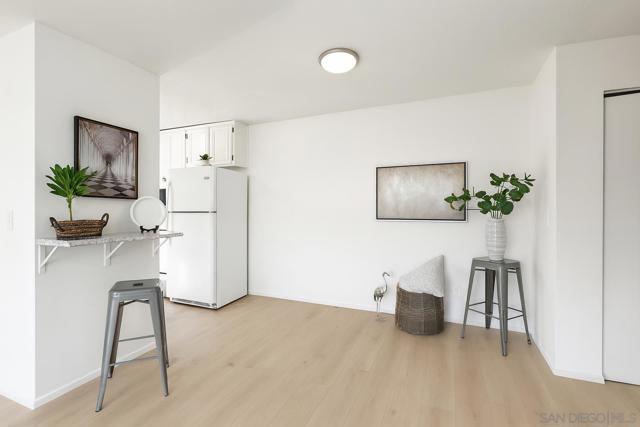 4186 Camino Islay, San Diego CA: https://media.crmls.org/mediaz/66dbe6ff-9f3f-47a6-a9ca-9cd0afac4f14.jpg