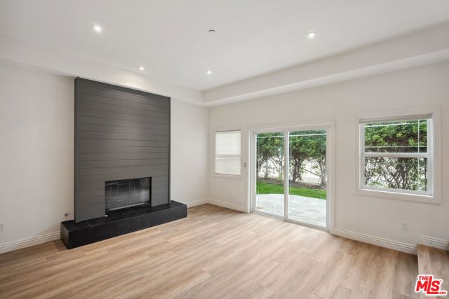 17805 Erwin Street, Encino CA: https://media.crmls.org/mediaz/66dc1095-598a-4820-b0d7-db029931db18.jpg