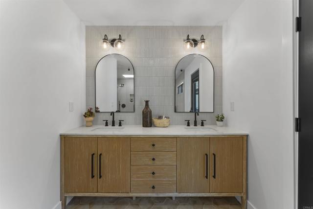 5777 Desert View Drive, La Jolla CA: https://media.crmls.org/mediaz/66dc9d1f-625f-4967-b205-852b821cbb84.jpg