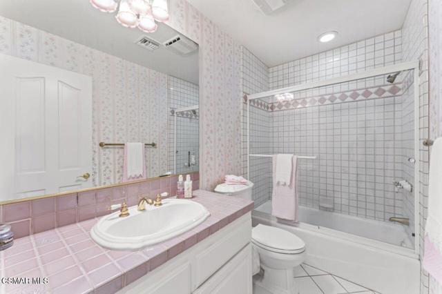 10885 Citrus Drive, Moorpark CA: https://media.crmls.org/mediaz/66dc9db1-4cb7-439c-abf4-54f12ab2b248.jpg